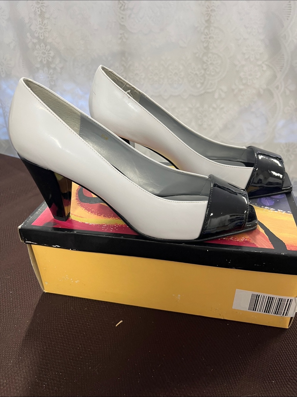 Allison Woods Peep-Toe Pumps in White and Black 8.5W